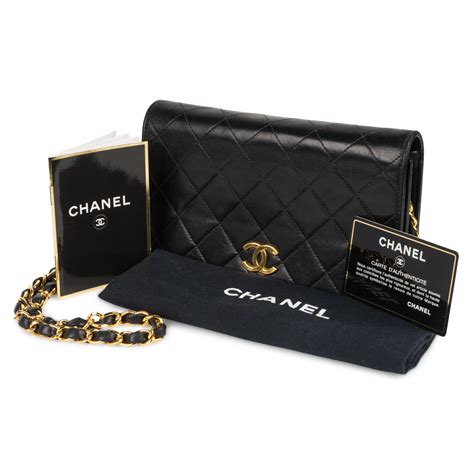 chanel white vintage wallet on chain